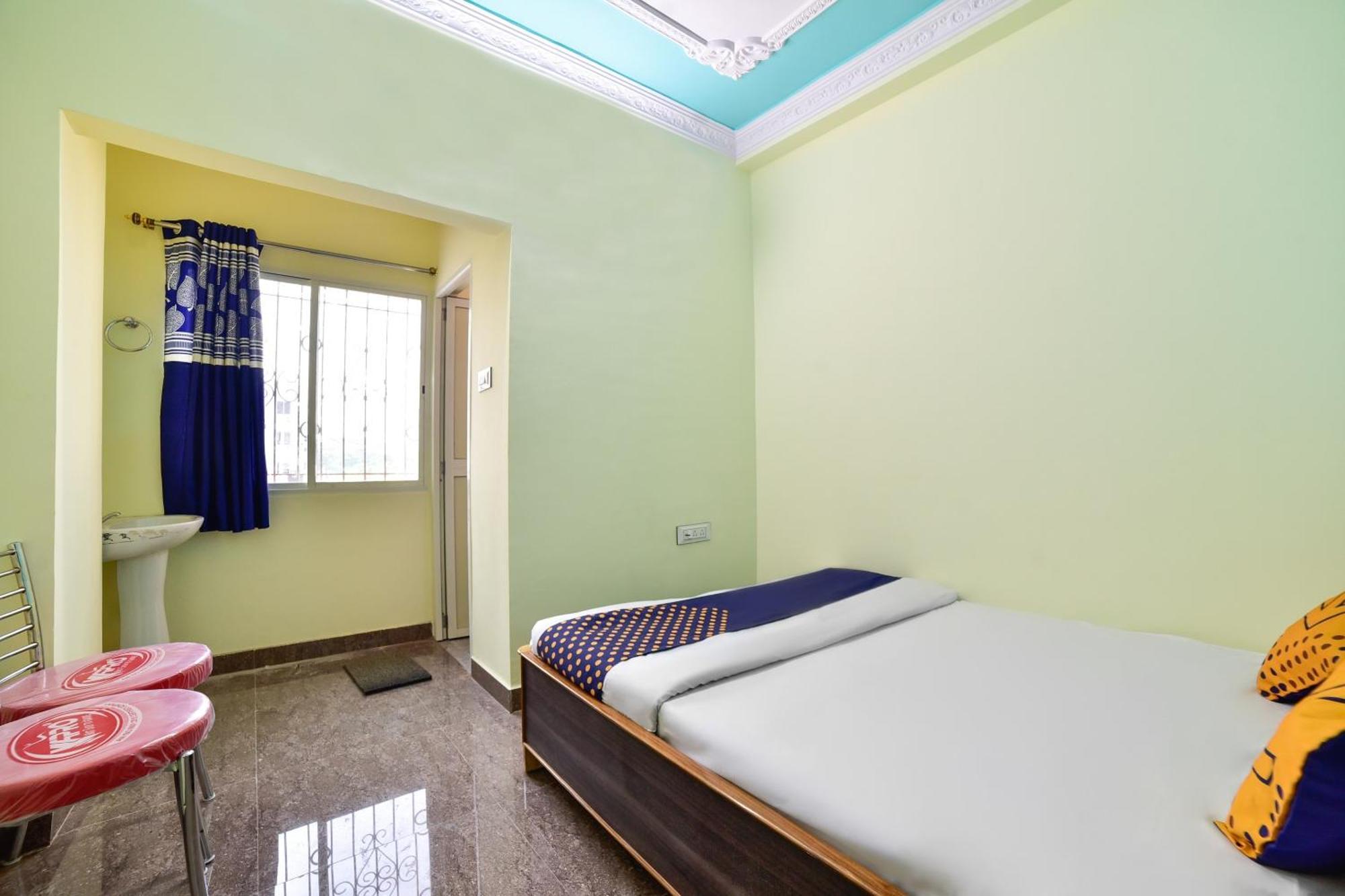 SPOT ON 76526 Devlok Guest House Patna  Buitenkant foto