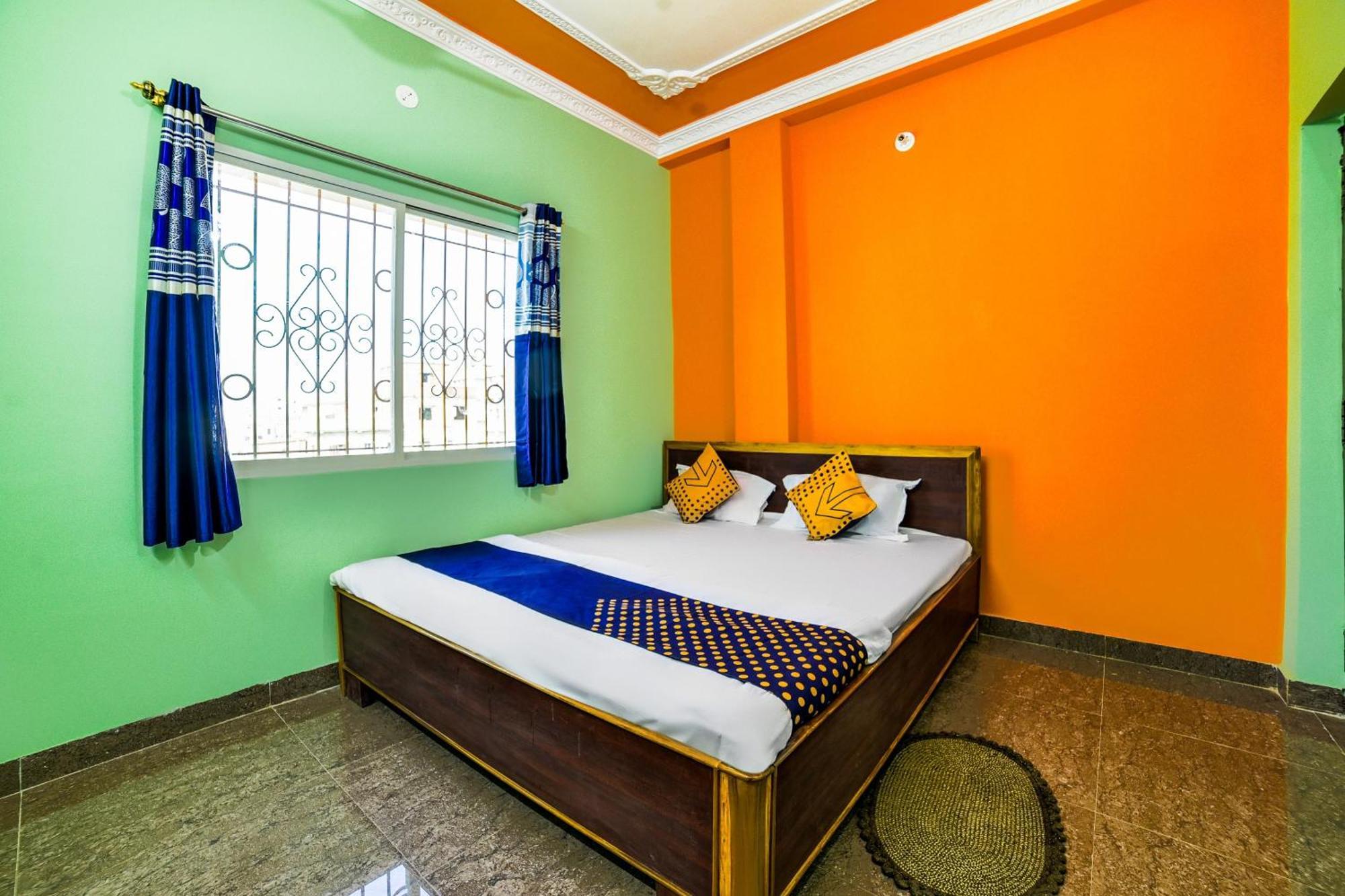 SPOT ON 76526 Devlok Guest House Patna  Buitenkant foto