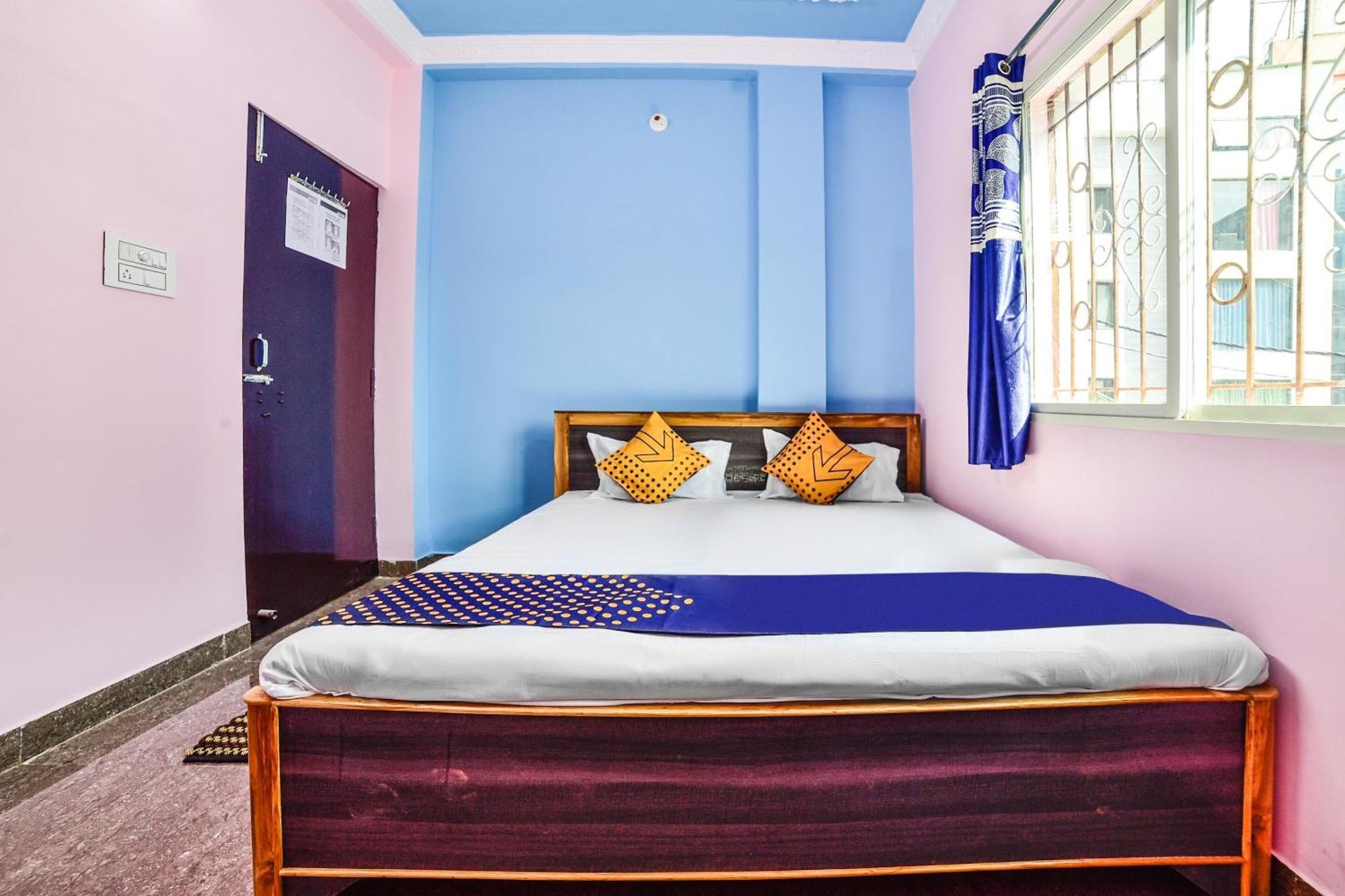 SPOT ON 76526 Devlok Guest House Patna  Buitenkant foto