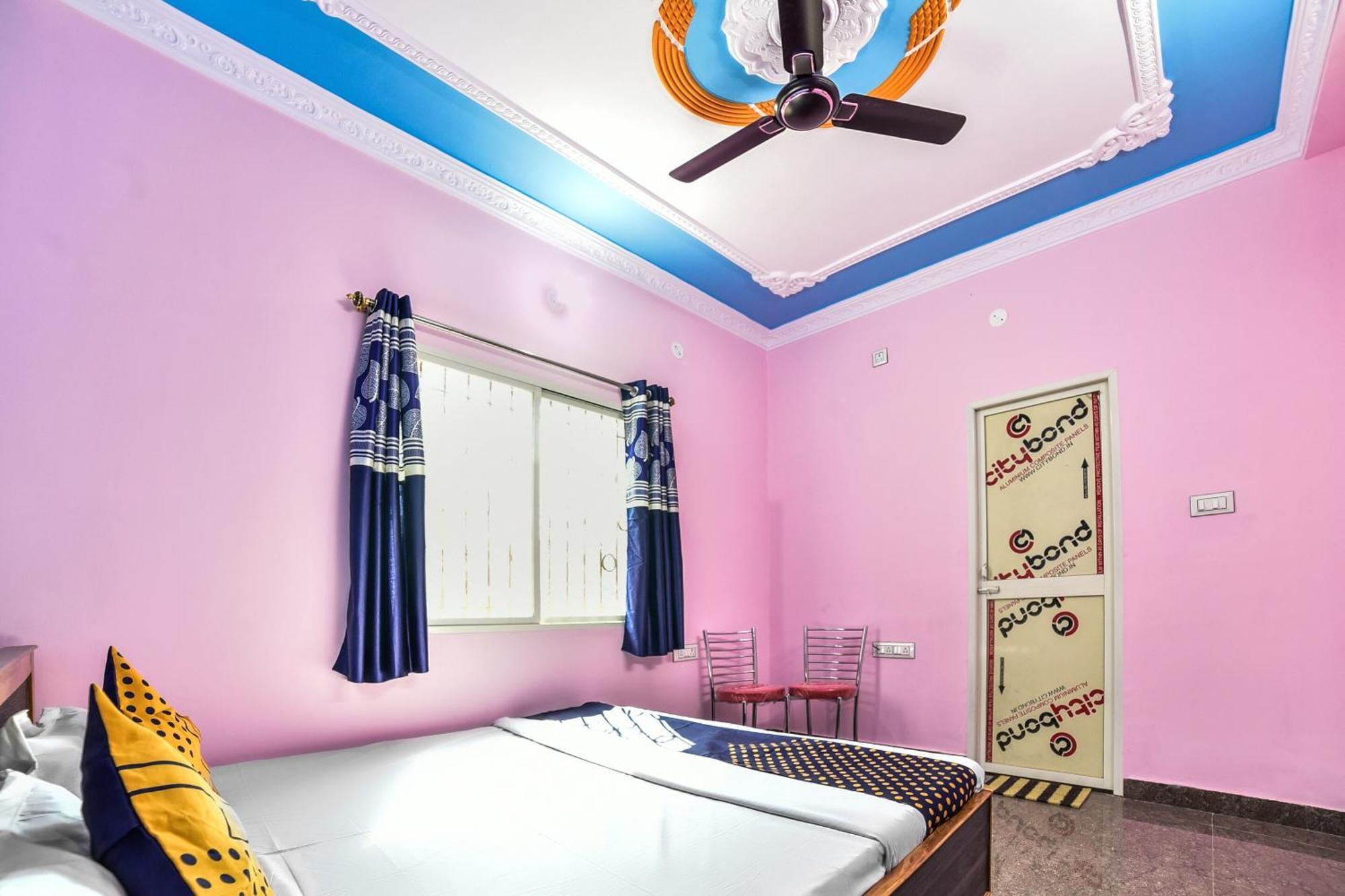 SPOT ON 76526 Devlok Guest House Patna  Buitenkant foto