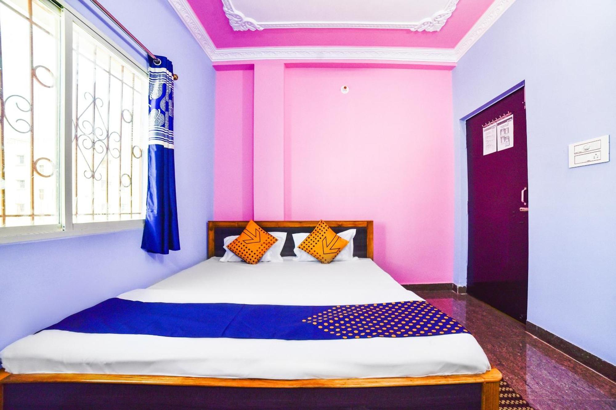 SPOT ON 76526 Devlok Guest House Patna  Buitenkant foto