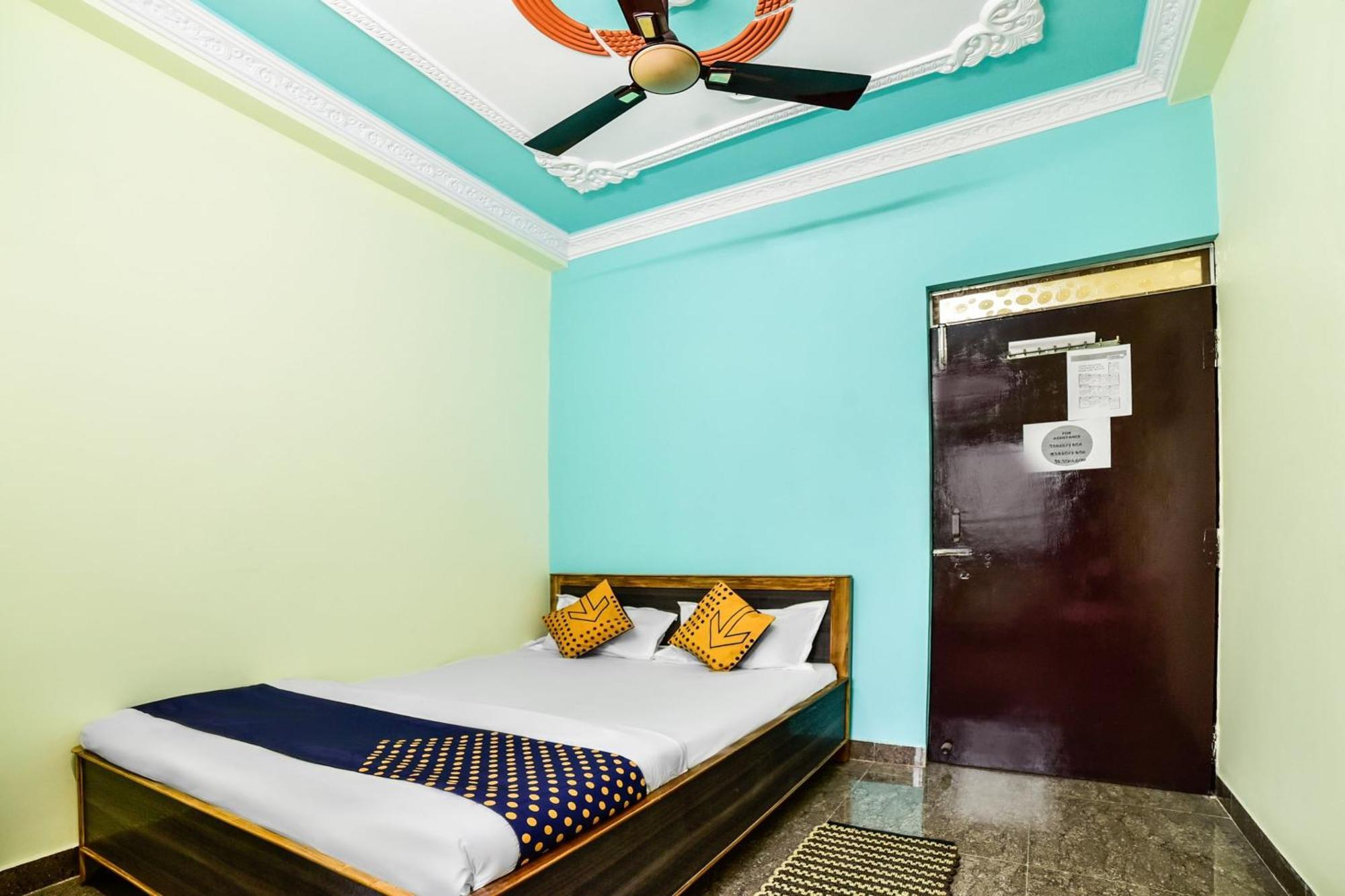 SPOT ON 76526 Devlok Guest House Patna  Buitenkant foto